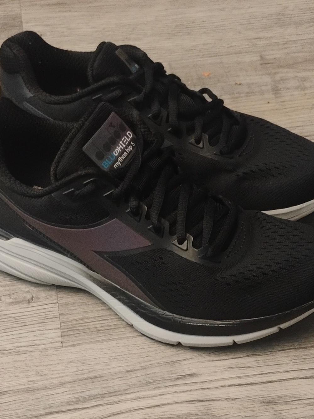 Diadora Black Athletic Sneakers with Gray Accents Women's Size 8.5